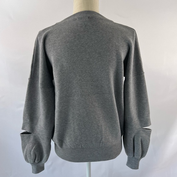 Split sleeve sweater. Perfect for fall. True to size. - Picture 4 of 4